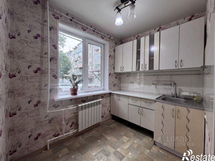 3-комн квартира улица Комарова, 73,  д. 73