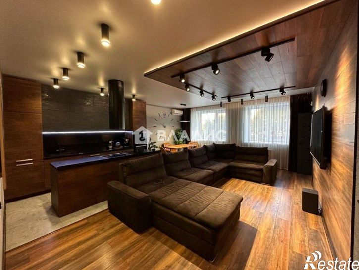 3-комн квартира ул Сергея Ушакова, 6б,  д. 6б