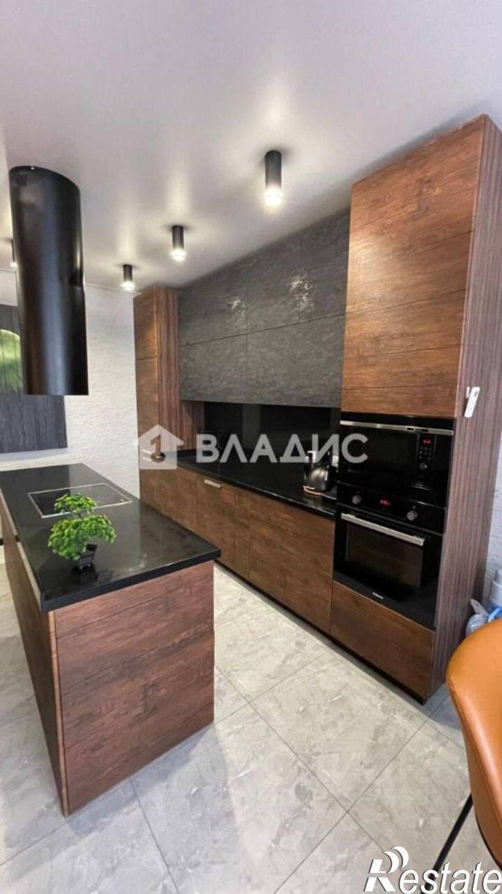 3-комн квартира ул Сергея Ушакова, 6б,  д. 6б