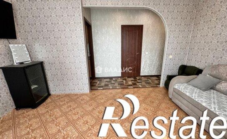 2-комн квартира улица Сергея Ушакова, 8В,  д. 8В
