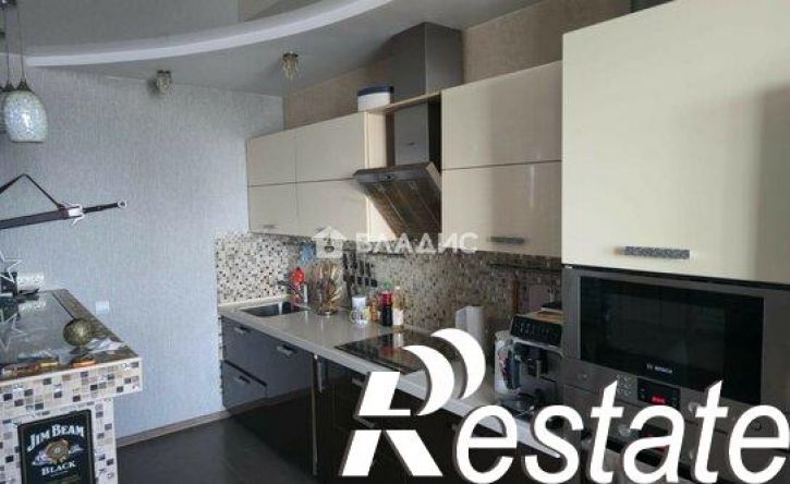3-комн квартира улица Агеева, 52,  д. 52
